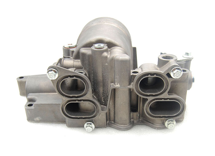 沃尔沃210机油散热器壳